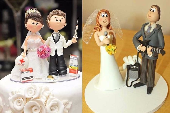 noivinhos de profissões no topo do bolo de casamento