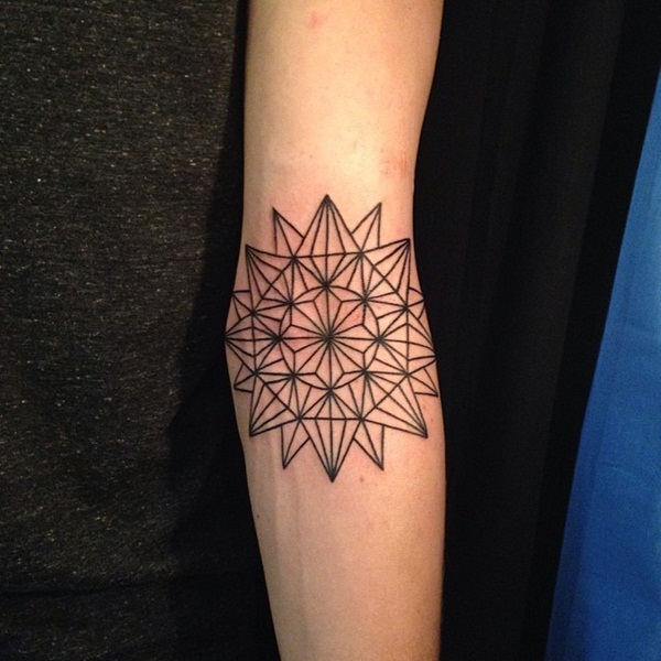 tatuagem feminina geométrica para braço 2021