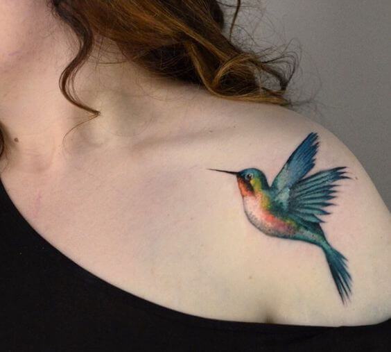 tatuagem no ombro de pássaros