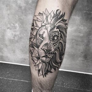tatuagem de animal na perna