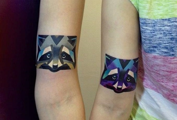 Tatuagem de casal geométrica