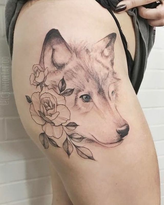 Tatuagem feminina de lobo grande 2021