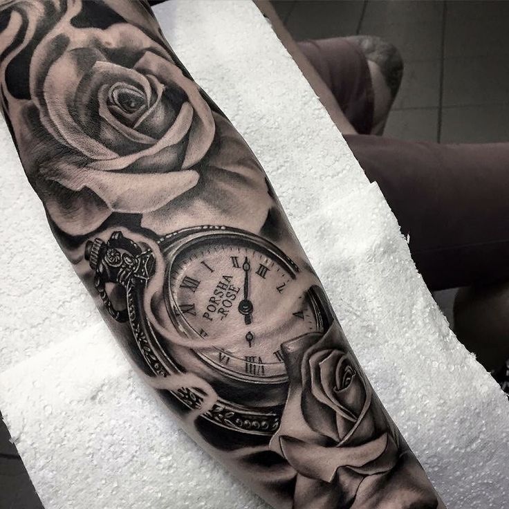 Tatuagens masculinas no braço de relógio 2021