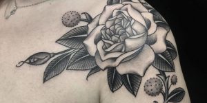 tatuagem no ombro de rosas 2021