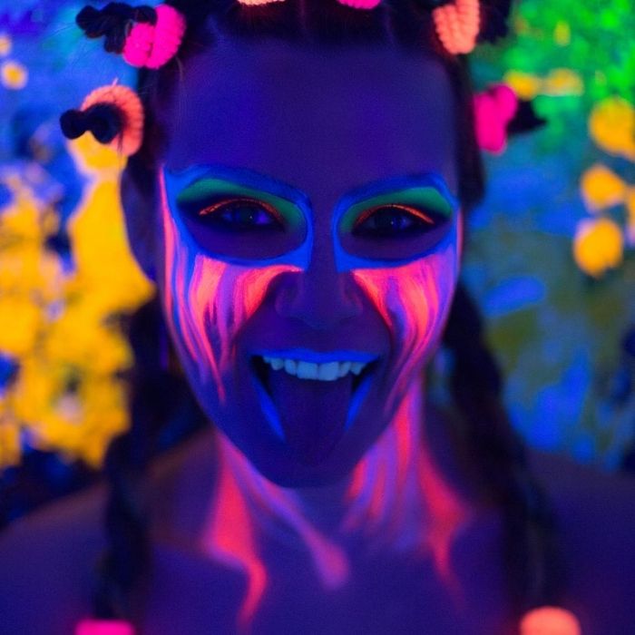 maquiagem neon para festas