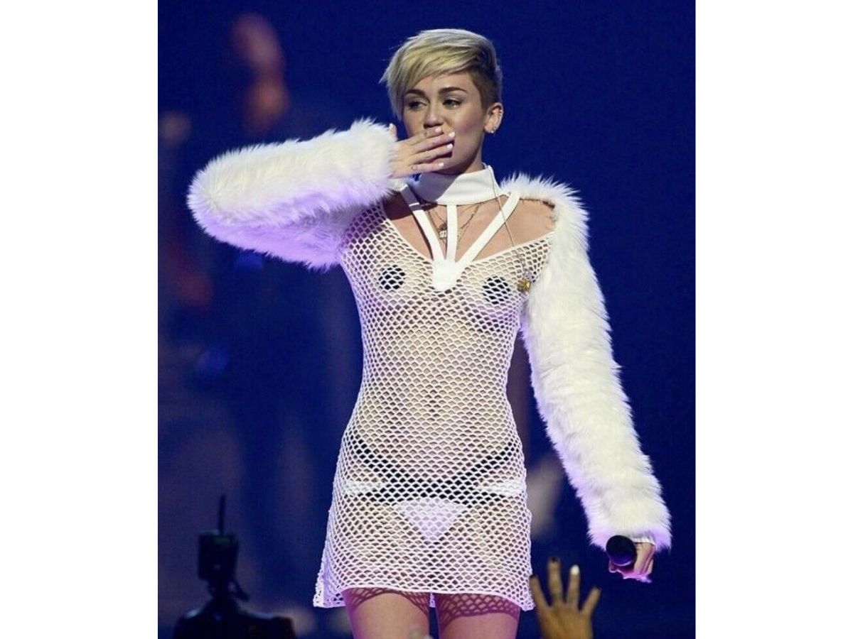 Relembre 5 visuais que Miley Cyrus já usou 3