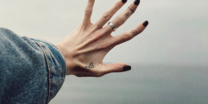 Tatuagem nos dedos