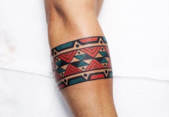 tatuagem tribal colorida